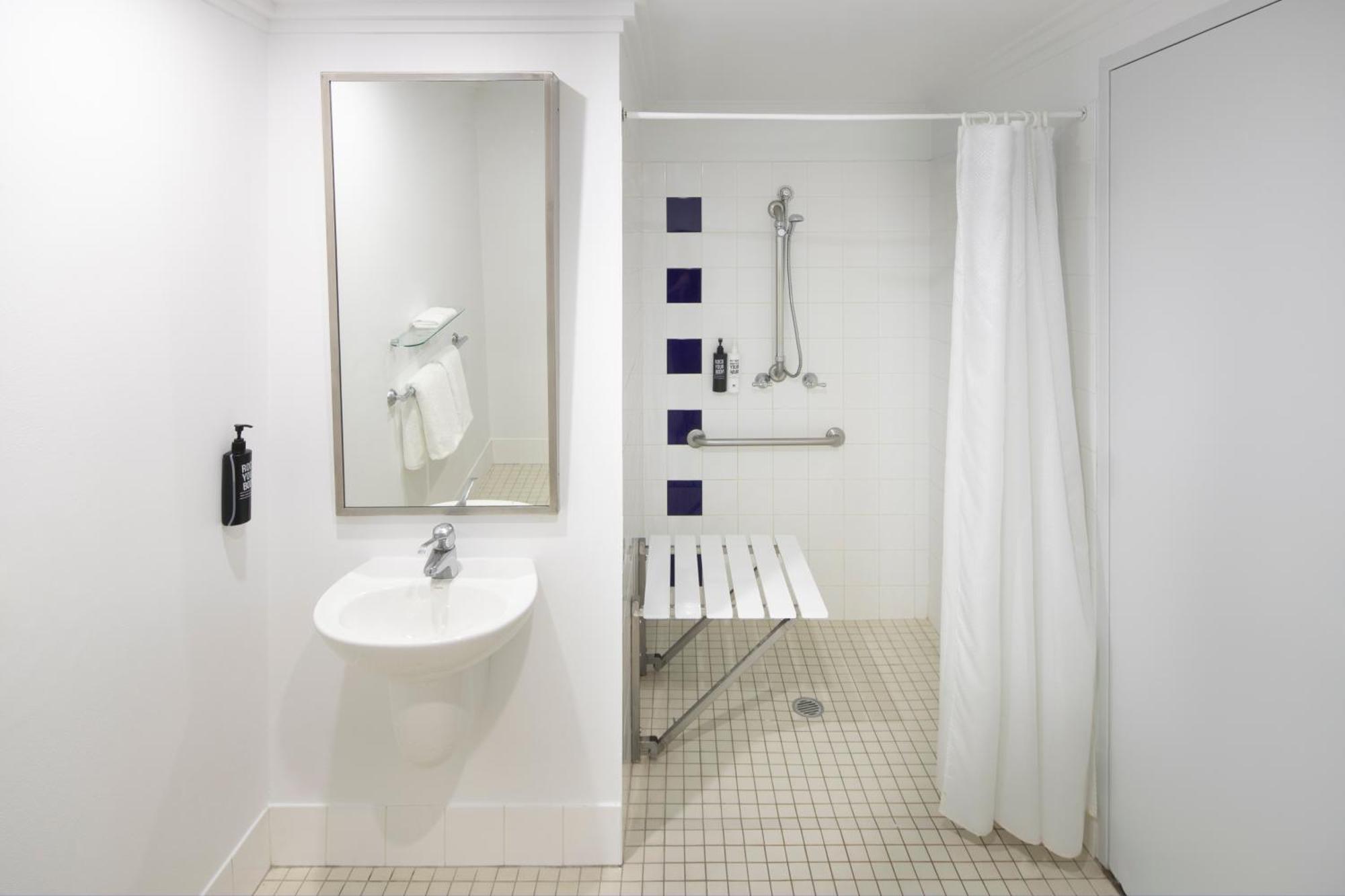 Mercure Sydney Bankstown Экстерьер фото
