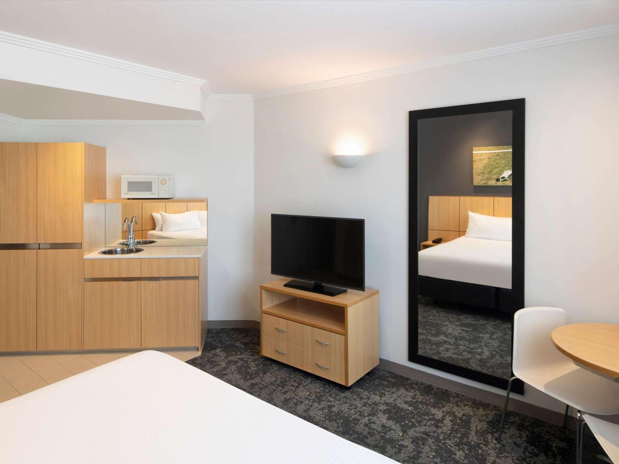 Mercure Sydney Bankstown Экстерьер фото