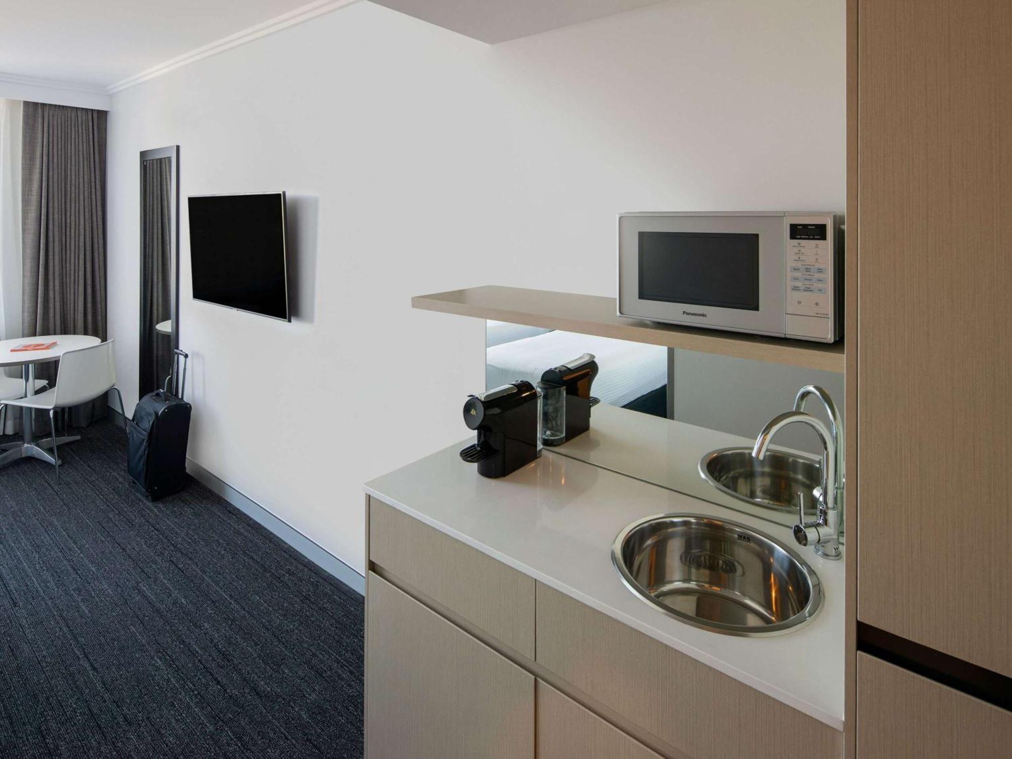 Mercure Sydney Bankstown Экстерьер фото